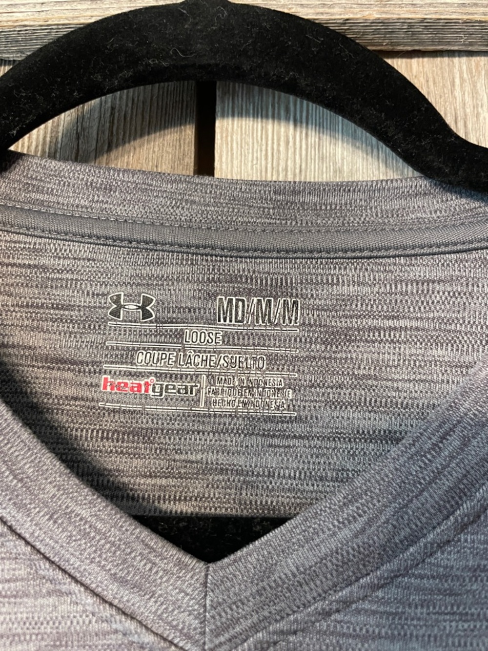 Under Armour Men’s Gray Heather V-Neck Performance Tee - Picture 2 of 3